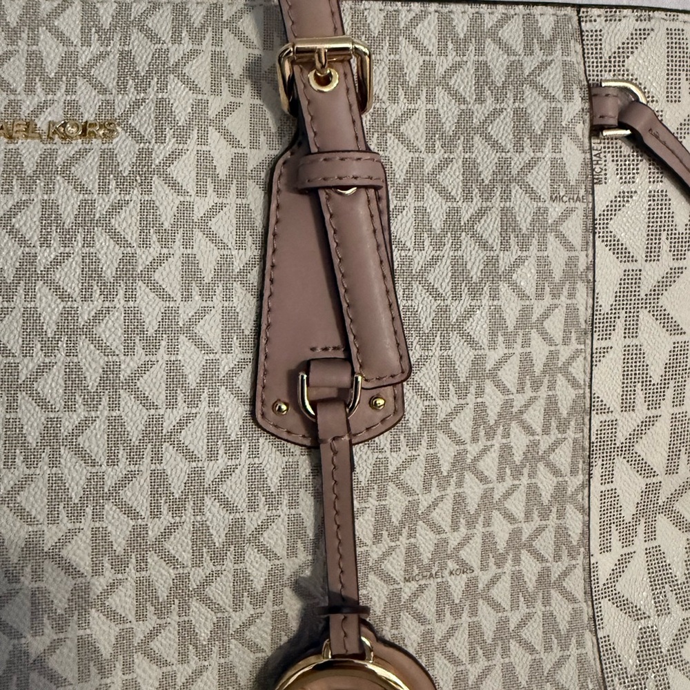 Michael Kors MK Logo Tote in Beige and Dusty Pink - Picture 2 of 3